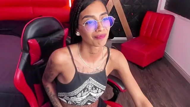 KarlaSlutSkinny__ Chat XXX in diretta