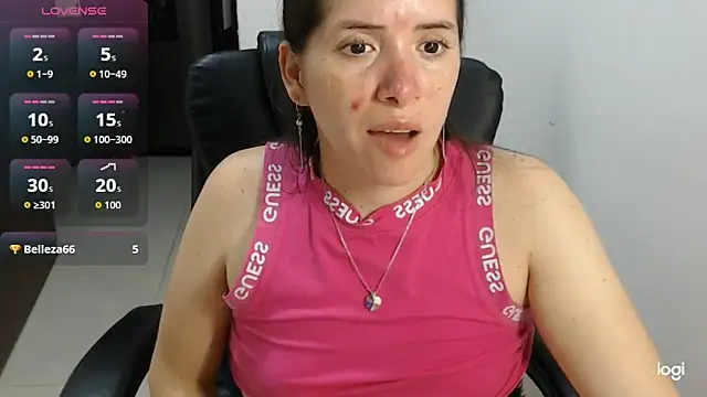 XXX chat uživo modela spicey_latina