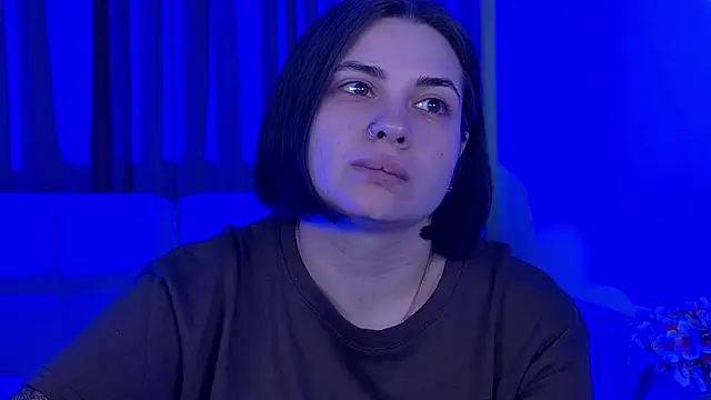 Chat +18 de AdrianaToress ao vivo