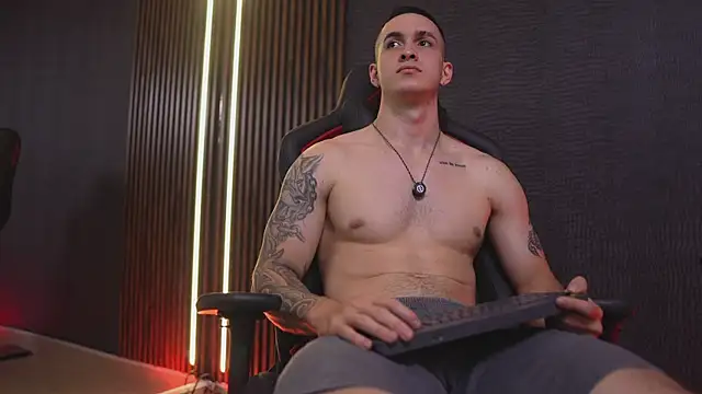 JacksonOlsenn – Naživo XXX chat
