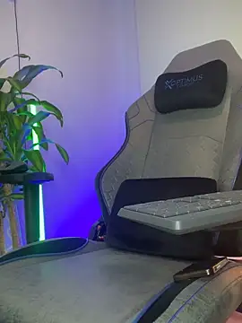 HAMILTONG12 webcam show