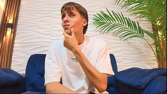Pavo_tv Adlı Modelin Canlı XXX Sohbeti