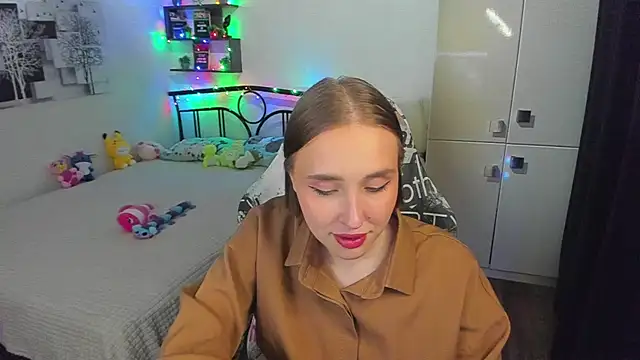 دردشة CrazyBitchInLace الجنسية المباشرة