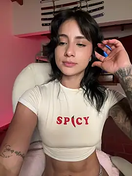 Ale_Lewis Show in webcam