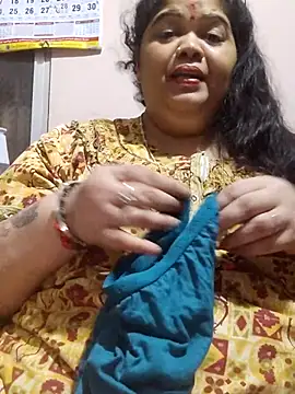 tamilthanushri Chat XXX in diretta