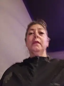 emma_tour élő XXX-chatje
