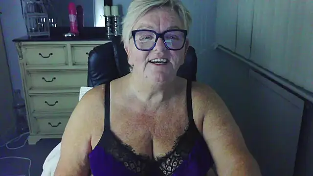 BridgetBlueEyes Live XXX-Chat