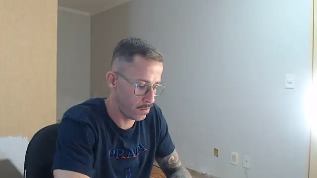 MeladoDiMel Pertunjukan Webcam