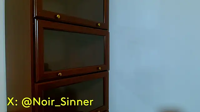 sinnernoir Show in webcam