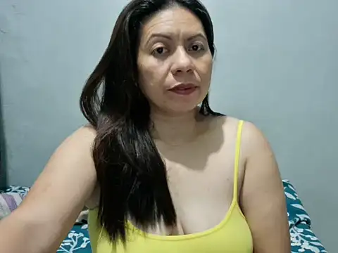 xxxHoneyBee29 Webcam Show