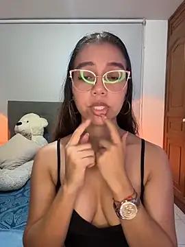 Andrea-Queen's Live XXX Chat