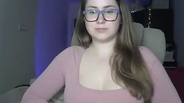 SeasonalSomeone's Live XXX Chat