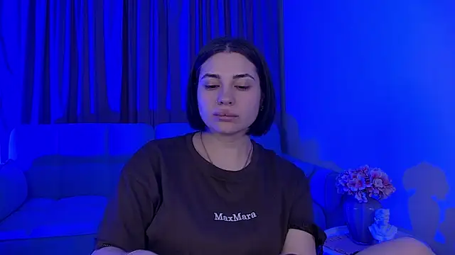 AdrianaToress: онлайн-секс-чат