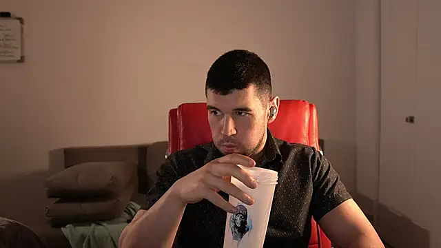 Pokazy przed kamerką – Sand0w