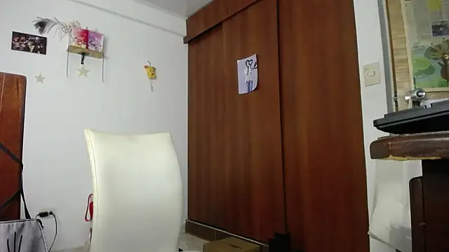 XXX chat uživo modela Moon_lunita