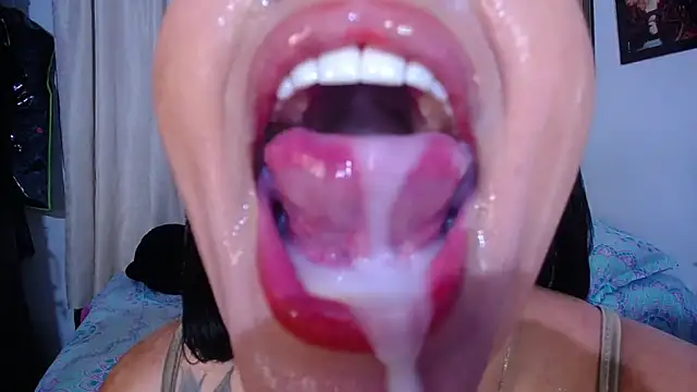 Sharlottee Webcamshow