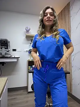 alicee16 Adlı Modelin Canlı XXX Sohbeti