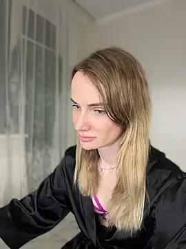 XXX chat uživo modela AinyrVixxen