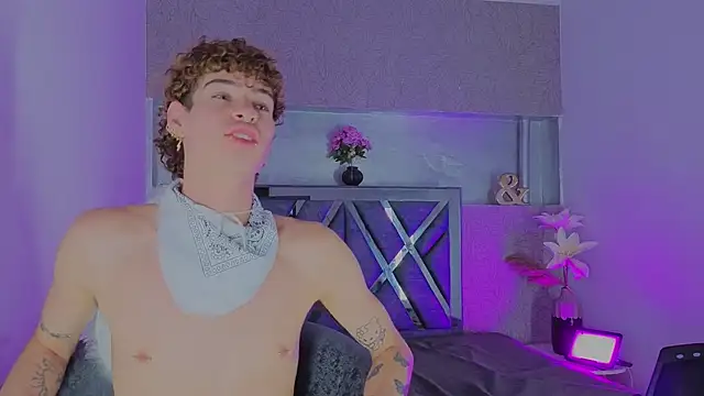 nova_salvatore Show Webcam