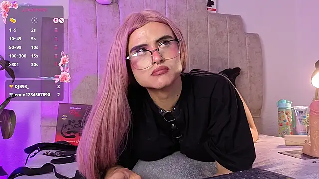Онлайн чат XXX Emily_hall19