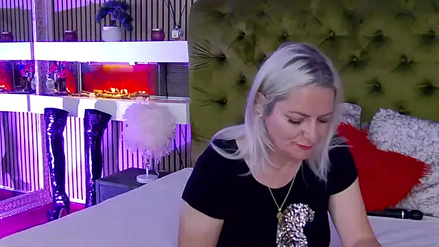 LadyTouch Pertunjukan Webcam