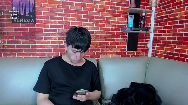 Pokazy przed kamerką – Hoot_boyss_