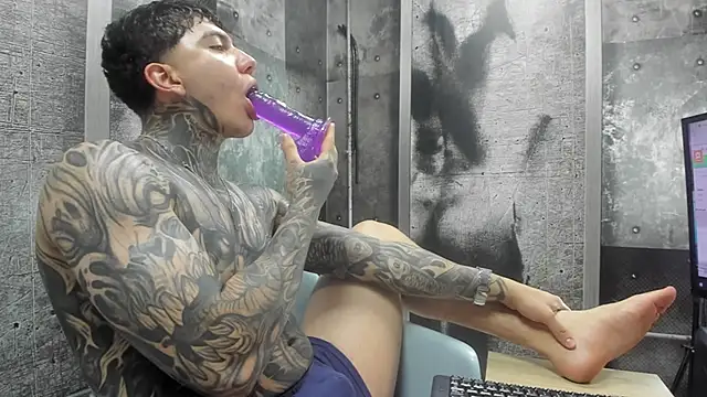 XXX chat uživo modela Gury_tattoo