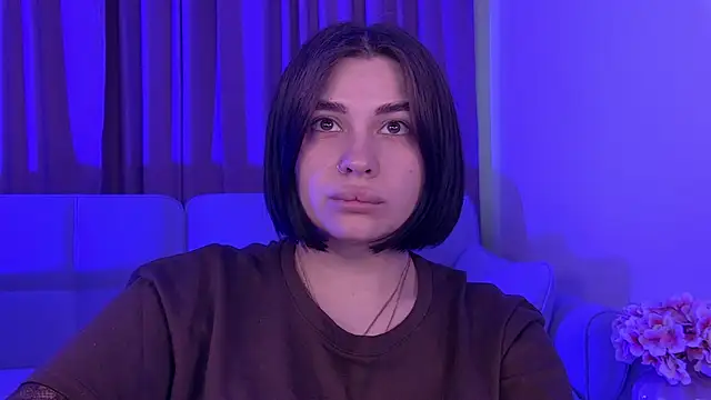 AdrianaToress' Live XXX Chat