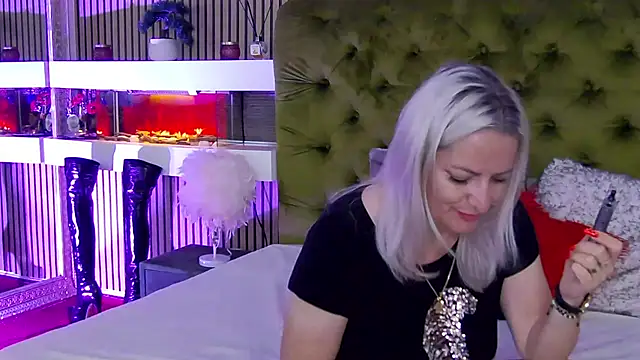 LadyTouch's Live Chat Room