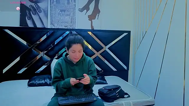 แชท XXX สดของ Zoe-yanin
