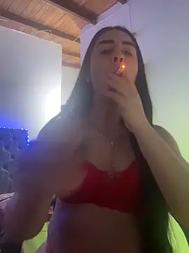 lola_diez Show in webcam