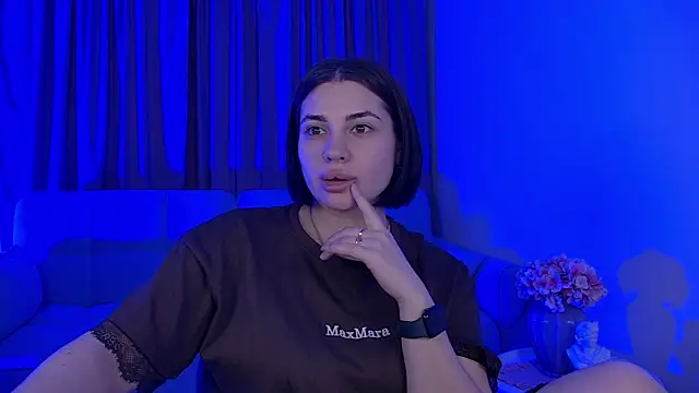 AdrianaToress Adlı Modelin Canlı XXX Sohbeti