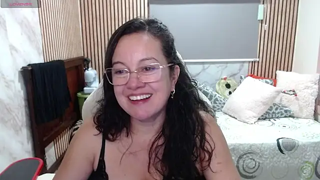 Chat +18 de Sonialorens_ ao vivo