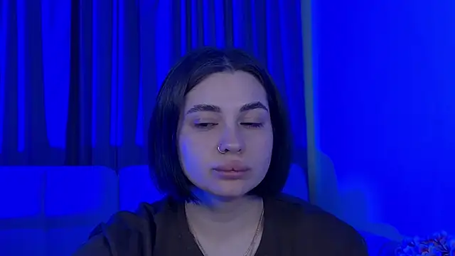 Chat +18 de AdrianaToress ao vivo