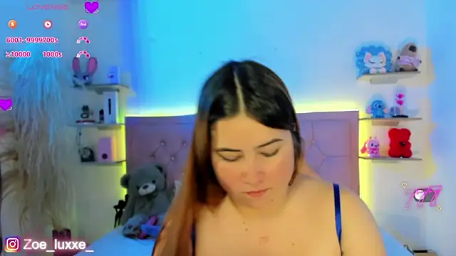 ห้องแชทสดของ Zoe_Luxxe_