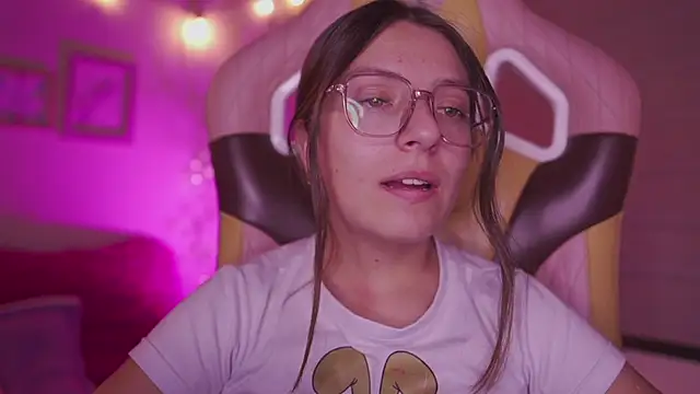 XXX chat uživo modela milly_kenner
