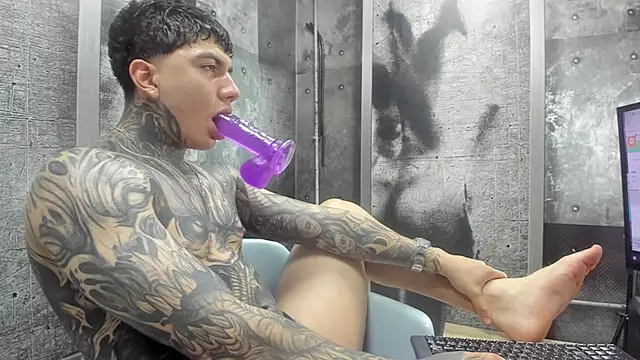 Gury_tattoo's Live XXX Chat