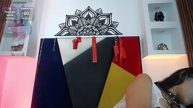 Chat +18 de ZafiroCat ao vivo