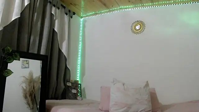 Donniia Chat XXX live