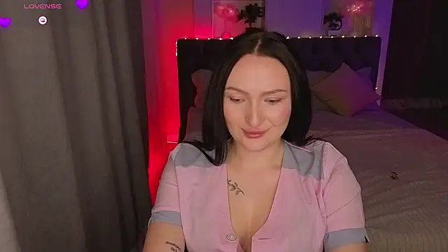 MizLouLou Live XXX-chat