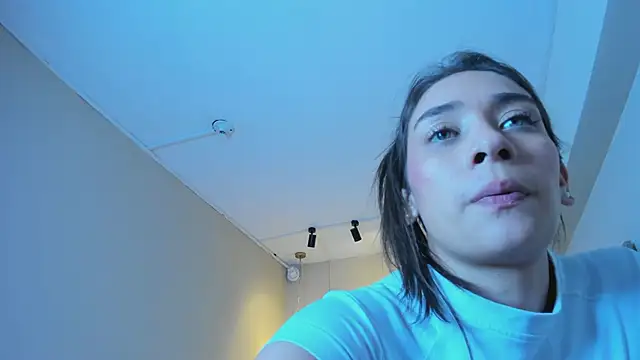 NahimiThompson's Live XXX Chat