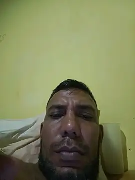 UnreadyChutzpa Live XXX-chat