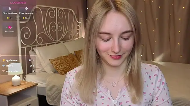 Chat +18 de Shy_Polly ao vivo