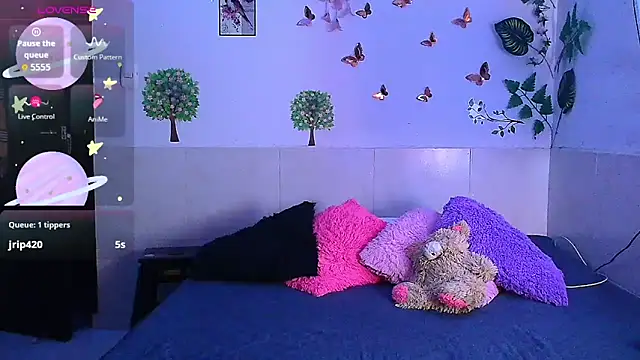 emily_cooper_t লাইভ XXX চ্যাট