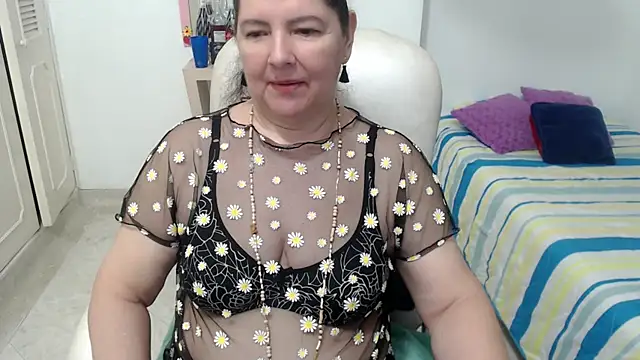 leonela_69: онлайн-секс-чат