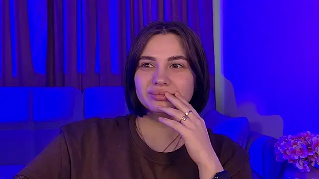 AdrianaToress 即時 XXX 聊天