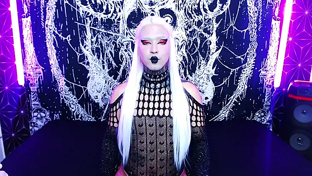 naomi_satan Adlı Modelin Web Kamerası Şovu
