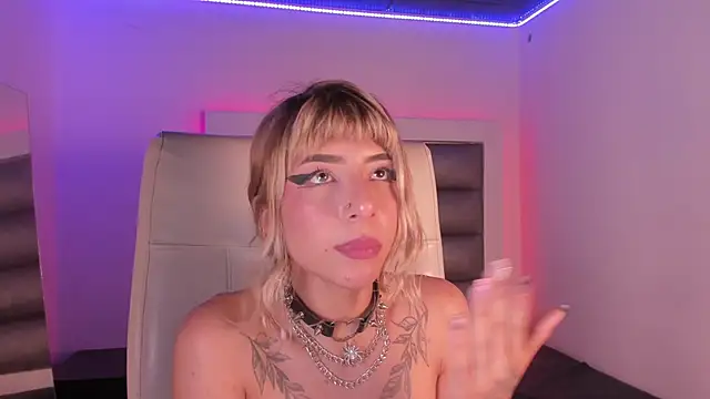 adhalee_js Chat XXX in diretta