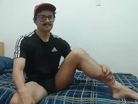 CuriousTomX webcam show
