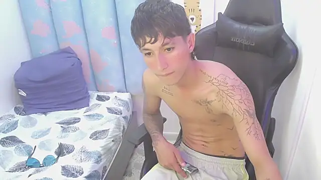 liam_playn Live XXX chat